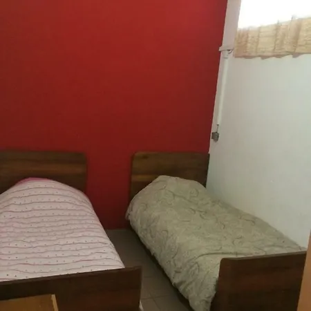 بيت ضيافة Le Garage 2*